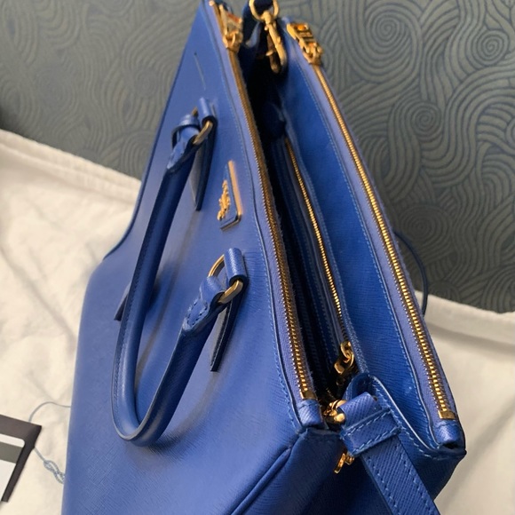 Prada Blue leather Lux Saffiano Handbag Satchel - Picture 7 of 9